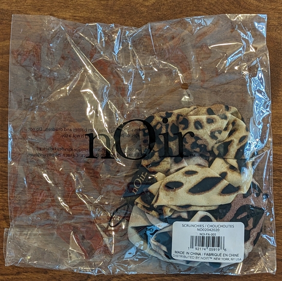 NOir Ombre Scrunchies - Picture 7 of 8
